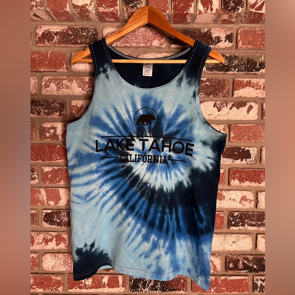 Men’s Lake Tahoe California (Bear) Blue Tie-Dye Beach Tank Top